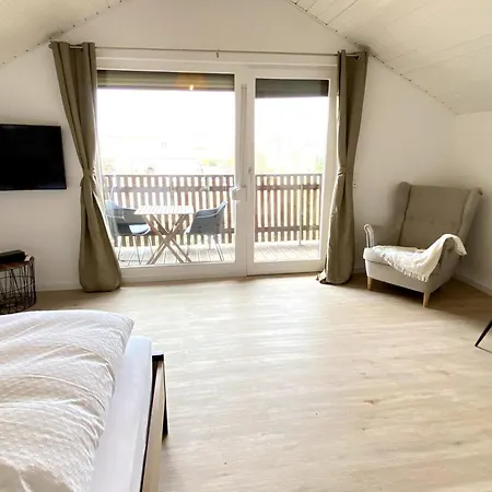 דירה Ruhige Lage, Terrasse Mengkofen